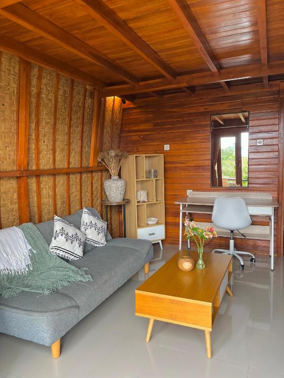Murna House 1, Rooftop Balinese wooden house 360 sunrise to sunset view - B&B Uluwatu
