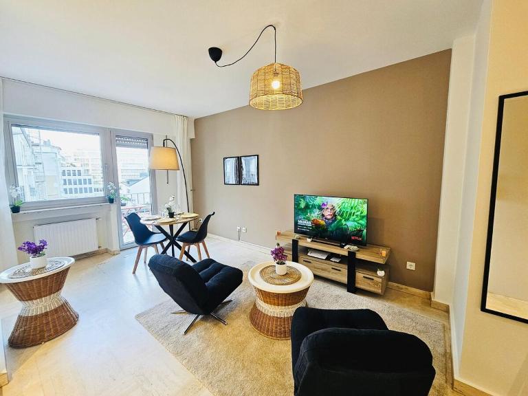 City studio with outdoor vibes- MONT24 - B&B Luxembourg