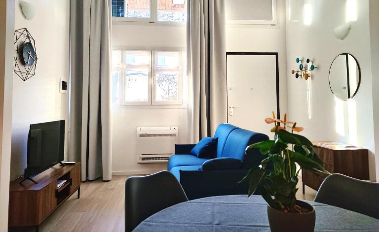 Apartments Del Mare, Famagosta, Parking, Forum - B&B Milano