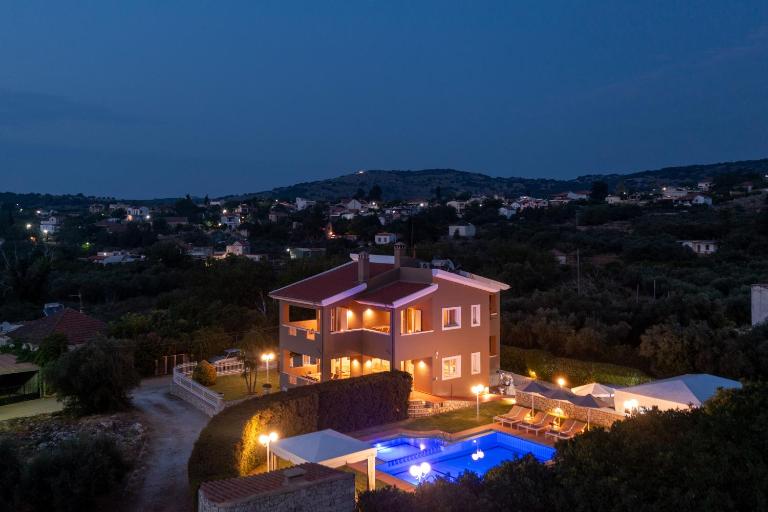 Villa Clio, with Mountain view - Bed and Breakfast Arménoi