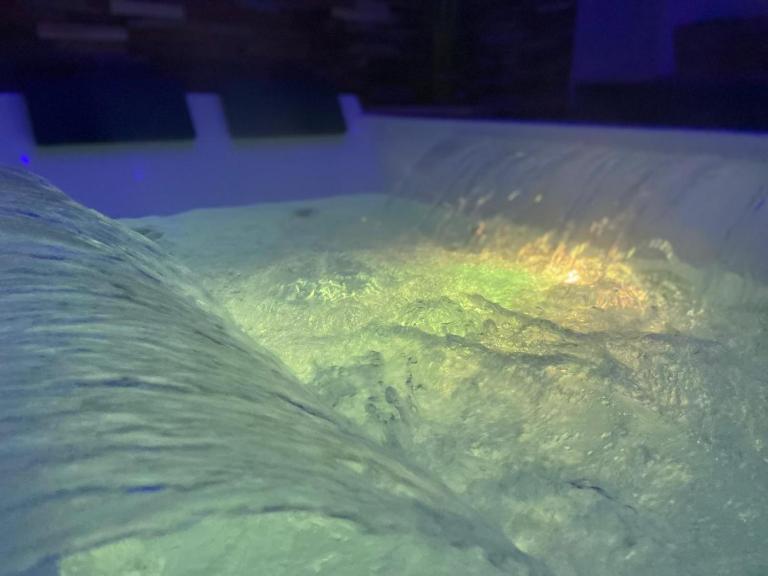 Nuit Magique en Love Room avec Jacuzzi Privé - B&B Vierzon