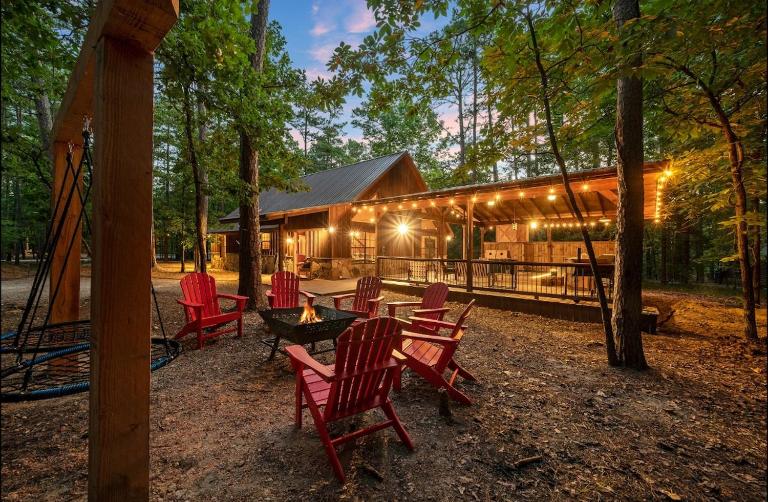 Close to All, Mini Golf, Hot Tub, Fire-Pit, Swing Set - Ferienwohnung Broken Bow