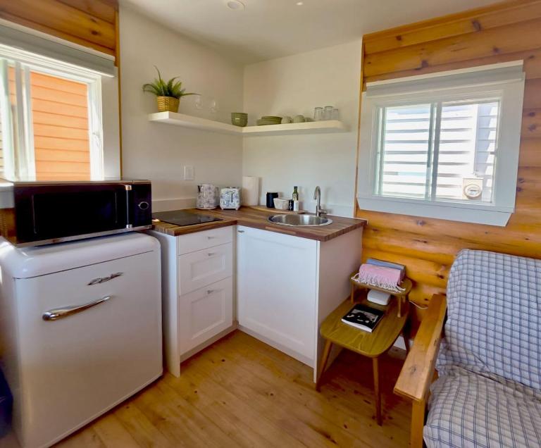 Hunts Point 1-BR Coastal Retreat - Cottage # 7 - Chambres d'hôtes Summerville Centre