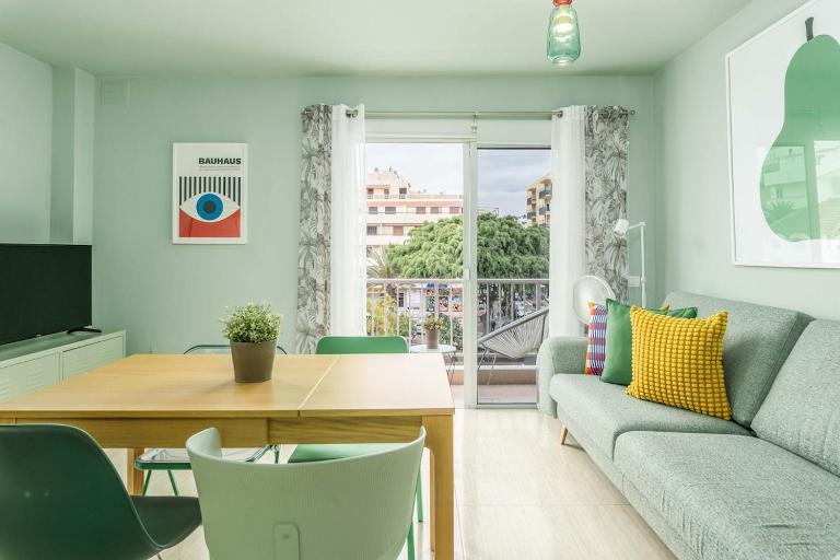 Los Cristianos Plaza, with air-conditioning - B&B Los Cristianos