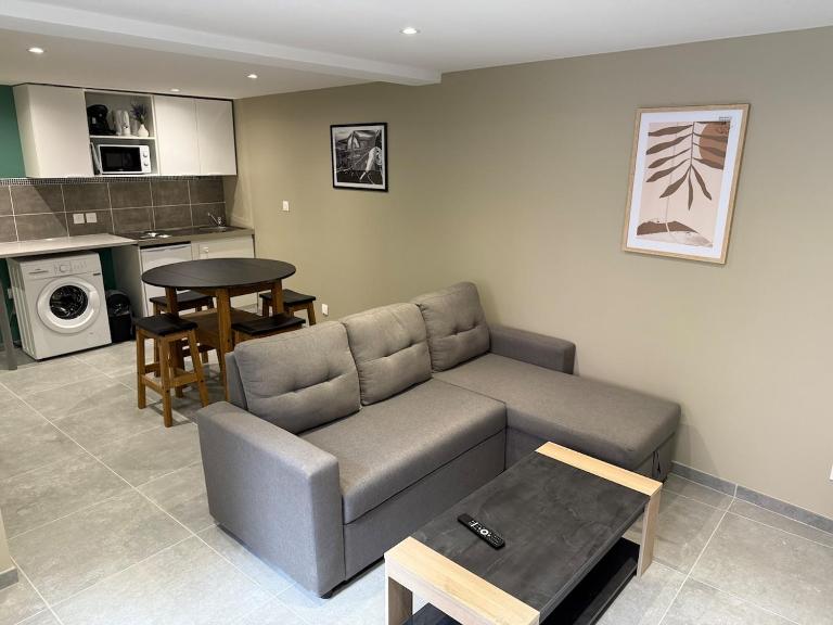 Apartment 9 - Hyper center - 1 to 6 people - Chambres d'hôtes Douai