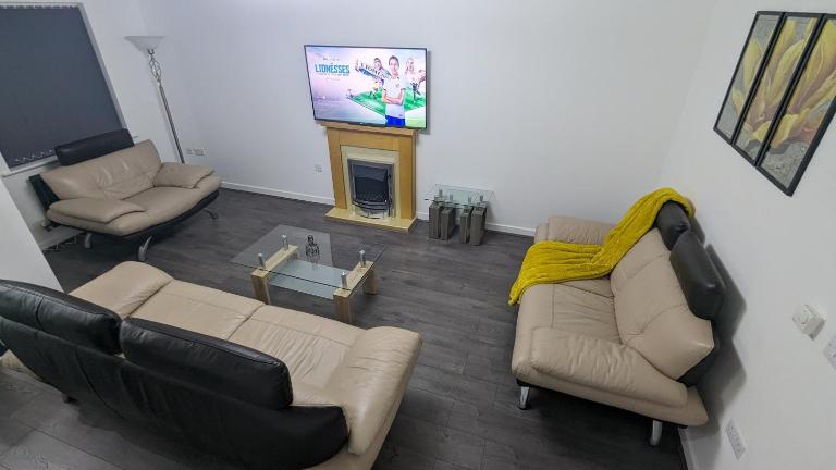 Leyland Road Retreat - 4 Bedroom House - Chambres d'hôtes Burnley