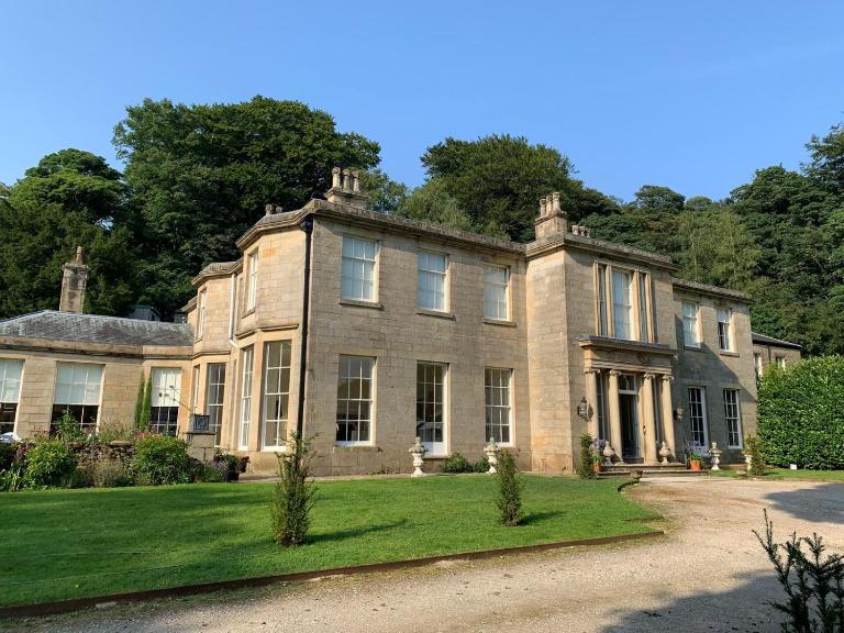 Park Hall Manor - B&B Hayfield