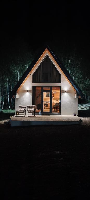 Cozy A-Frame House with Mountain View - Brezna - B&B Plužine