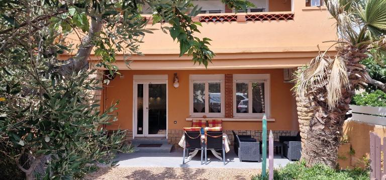 Frisch renovierte klimatisierte Ferienwohnung - nur 100 m vom Strand entfernt - Chambres d'hôtes Portiragnes