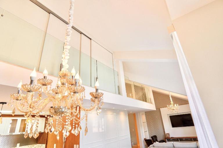 Alto Padrão com 3 suítes a 150m Rua Coberta - B&B Gramado