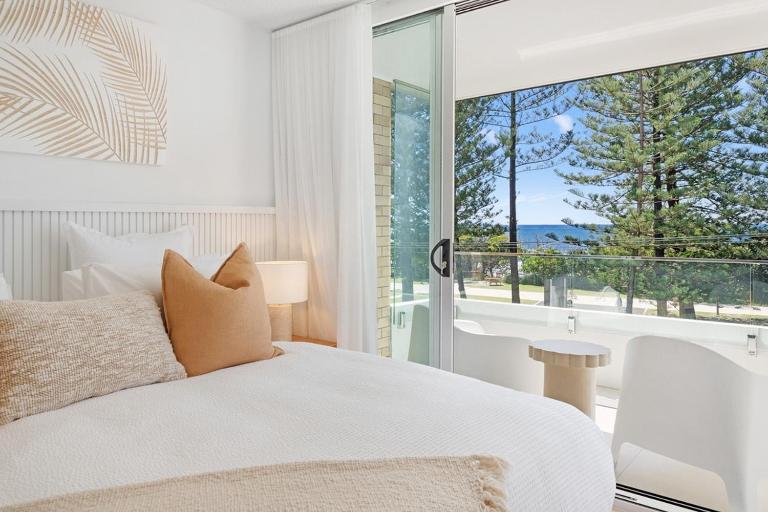 Burleigh Beach Bliss Renovated Coastal Retreat - B&B Costa Dorada