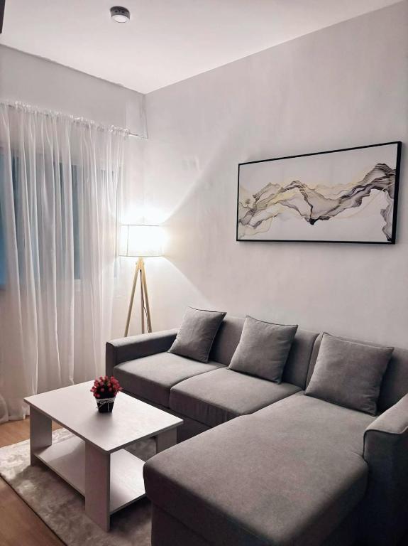 Cozy 2BR Condo near Airport- Perfect for travelers - Chambres d'hôtes Lapu-Lapu City