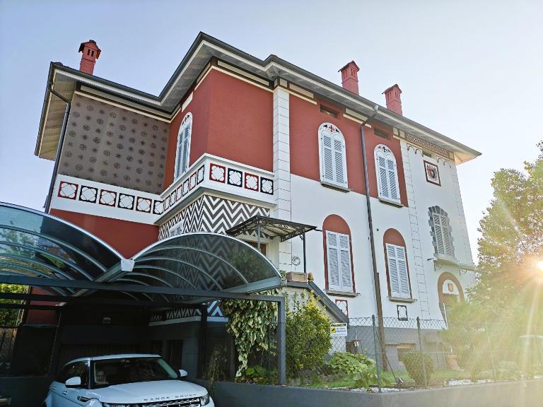 Villa WOLF - A 1919 original Swiss Villa with Garden near Como - B&B Balerna