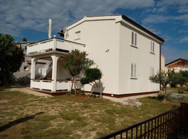 Charming Apartments Dokoza Vir - B&B Vir