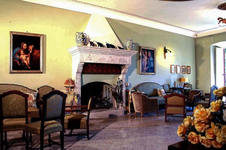 Palazzo Cansacchi - B&B Monte Campano