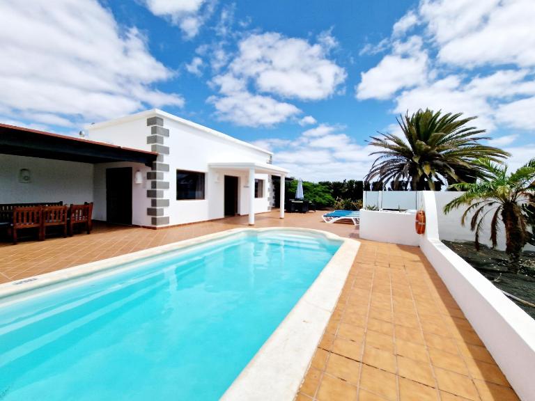 Villa Marta con piscina privada climatizada - Ferienwohnung Playa Blanca