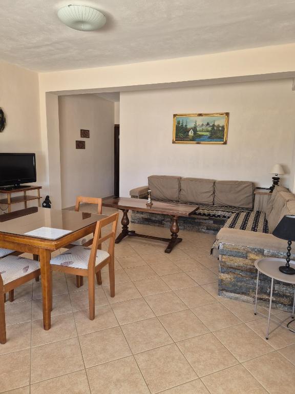 Kohil Guest House - Ferienwohnung Ksamil