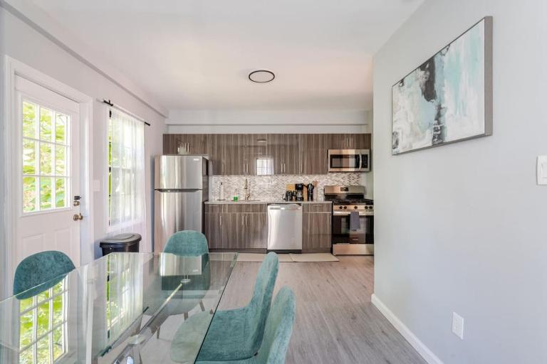 Modern House in Black Rock - B&B Bridgeport