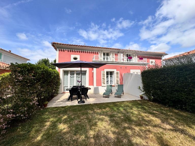 La Maison du Golf - Jardin - Piscine - 4p - B&B LAiguillon-sur-Vie
