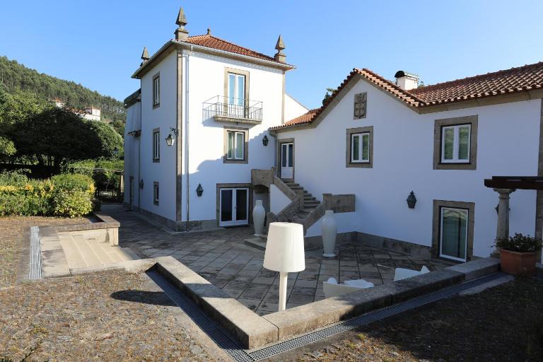Casa dos Macieis - Entire Main House, Entire Guesthouse or Separate Wing of Main House - Camino Santiago direct access & Optional Agritourism - B&B Facha