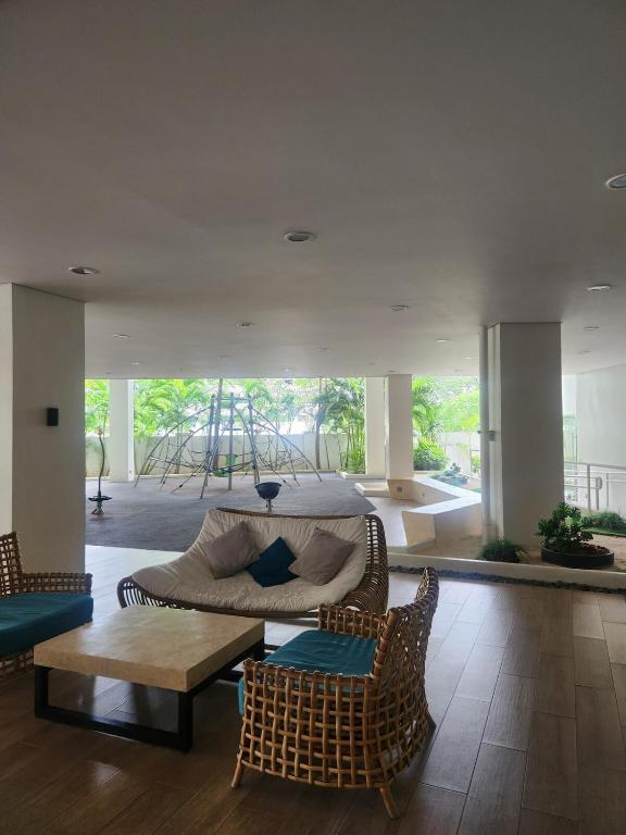 solinea Luxe pool stay city nest - B&B Ciudad de Cebú