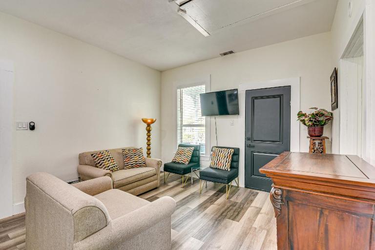 Close to Beach: Walkable Galveston Getaway! - B&B Galveston