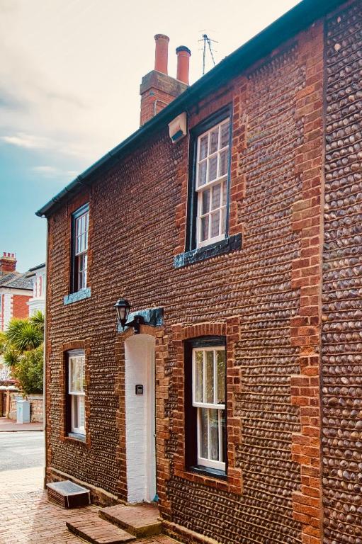 Beautiful Old Cottage near the Beach - B&B Eastbourne