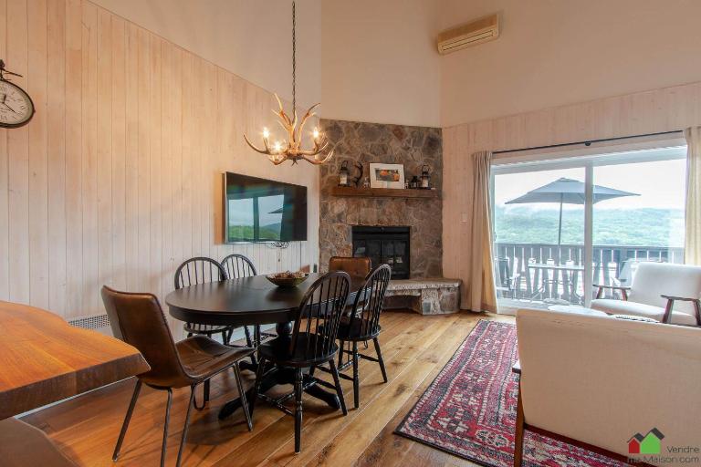Lake & Mountain View condo - B&B Mont-Tremblant