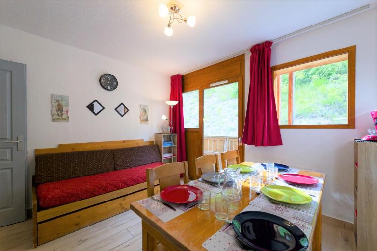 Au bon endroit N1 - Appartement 2 pièces 5 à 7 personnes - proche pistes - coeur station - balcon - B&B Orcières