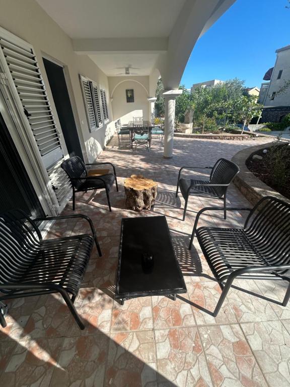Private Patio Przno Steps to Beach 2 Bedroom 2 Parkings BBQ Villa Olive - B&B Sveti Stefan