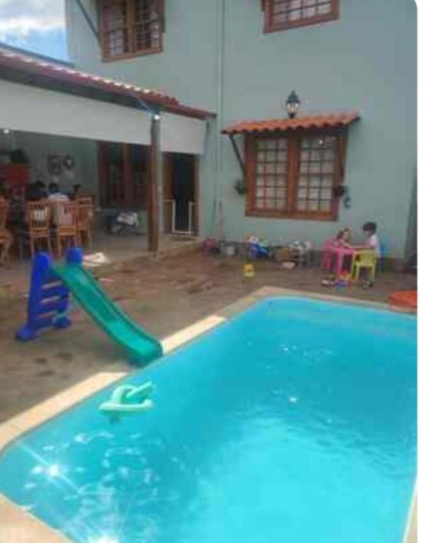 4 qtos, pisc aquec, jacuzzi, centro bichinho - B&B Vitoriano Veloso