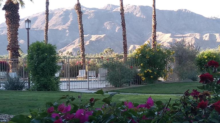 Spectacular View Just Steps to Pool and Jacuzzi at Sunrise Country Club - Ferienwohnung Rancho Mirage