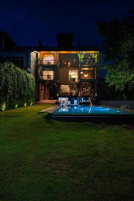 Kurokawa Kalutara - Villa with a Private Pool - Bed and Breakfast Kalutara