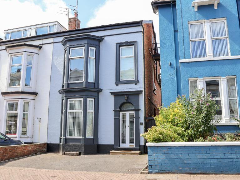 The Alhambra - B&B Southport