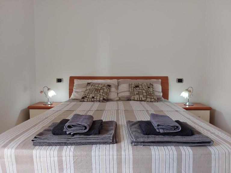 LotusNest - Casa Privata - Letto Matrimoniale, Parcheggio, Treno - B&B San Bonifacio