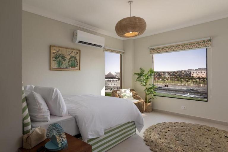 Pyramids & GEM View Luxury Stay with Hot Tub - B&B Il Cairo