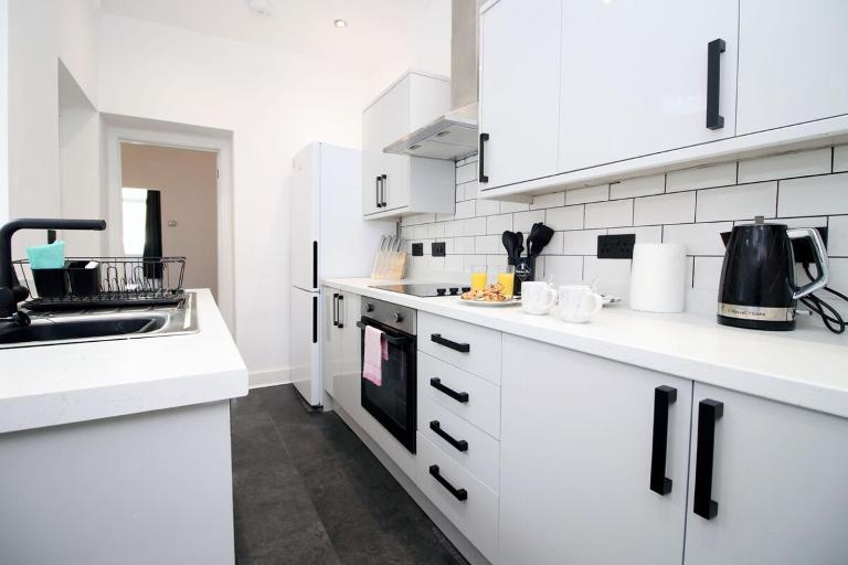 3 Bedroom House in Mountain Ash Cynon View by TŷSA - B&B Quakers Yard