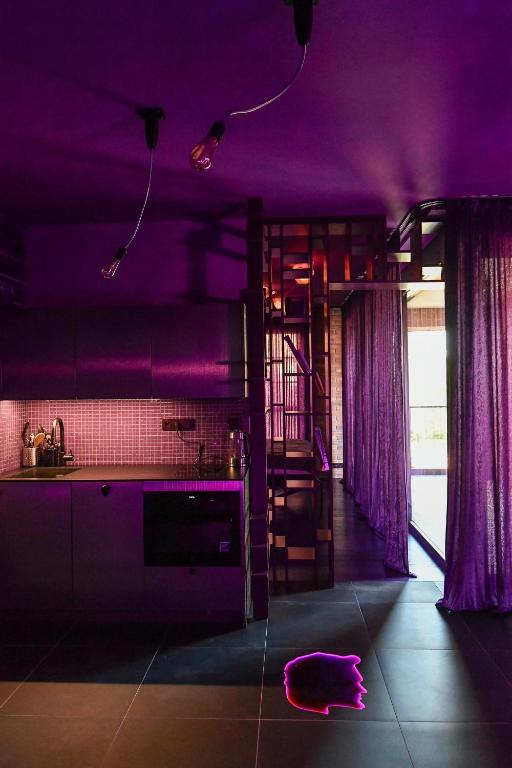 Apartman made by David Černý - B&B Praga