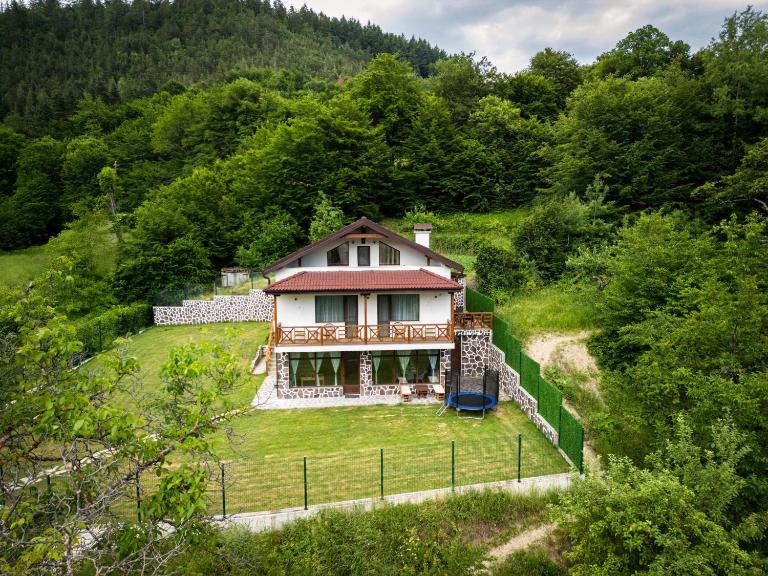 Къща за гости Крис - B&B Smolyan
