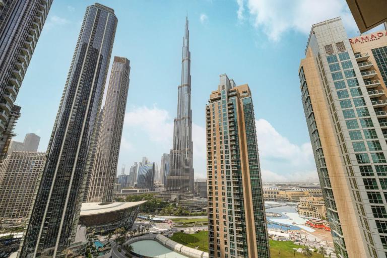 Act 1 Act 2 Towers, Luxury 4BR, Full Burj Khalifa View Balcony, Pool, Gym - Ferienwohnung Dubai