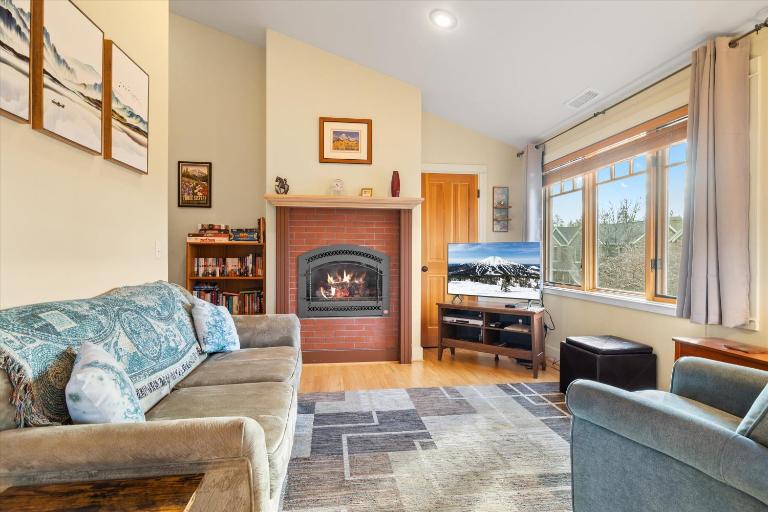 Walk to Downtown Sisters - 2BDR - Perfect Location - B&B Sisters