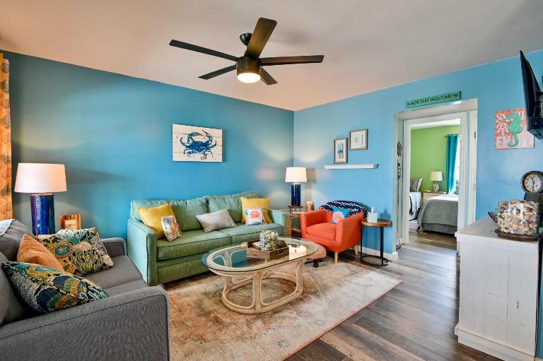 POOL - SHORT WALK TO BEACH - FREE ACTIVITIES - Chambres d'hôtes Gulf Shores