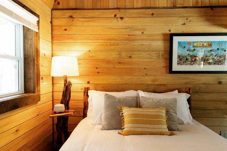 "Stars Hollow" Cozy Mini-Cabin in Muir Valley -RRG - Bed and Breakfast Rogers