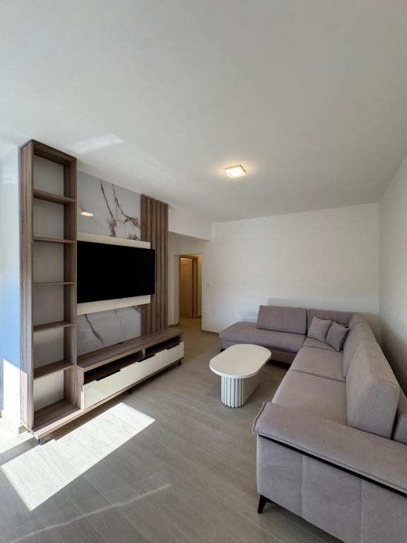 Aron Apartment - Ferienwohnung Tuzi