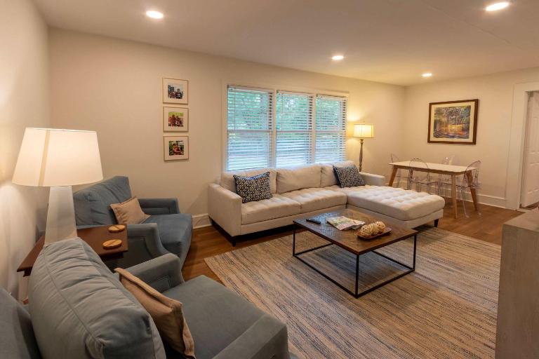 4 BR Sleeps 10 Near UGA & Downtown - B&B Athens