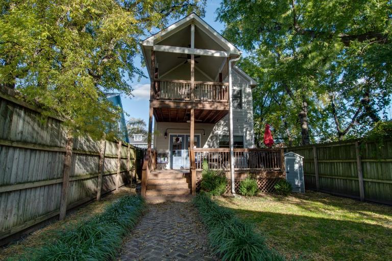 Perfect for Groups - Fenced-In Yard Pet Friendly - Bed and Breakfast Nashville