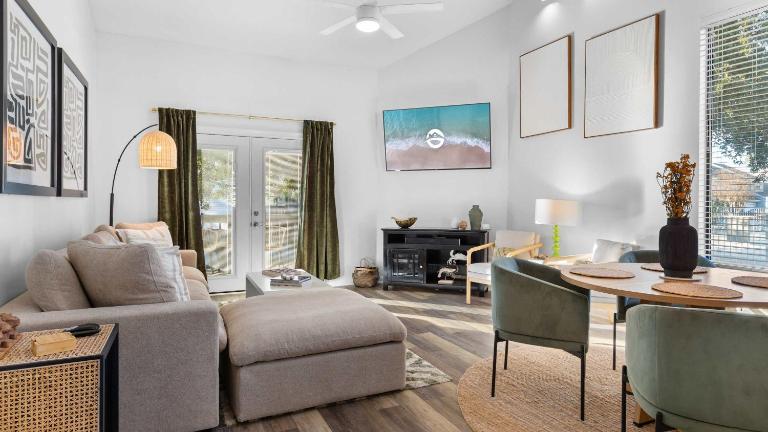 Spacious Family-Friendly Retreat - Walkable to Beach - B&B Orange Beach
