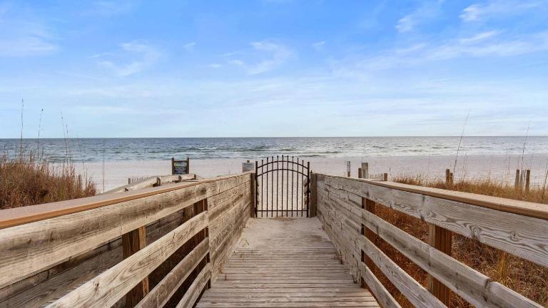 Spacious Family-Friendly Retreat - Walkable to Beach - Ferienwohnung Orange Beach