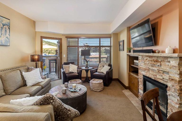 Sun Dialed-In Deluxe - Canyons Village Center - Bed and Breakfast Park City