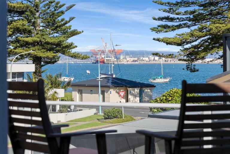 Harbour Views Townhouse - B&B Mount Maunganui